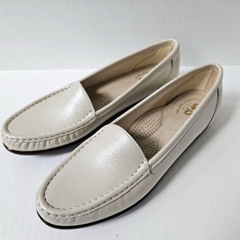 SAS Shoes Womens 8.5 AAA Slim Simplify - Everyday Loafer Beige Pearl NWOB